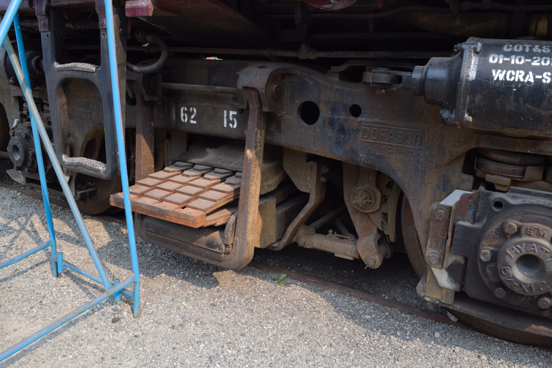 Transverse leaf springs, like a Corvette